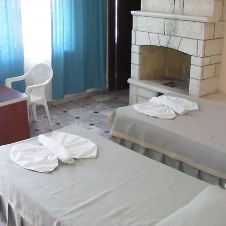 Kemer Hotel מלון
