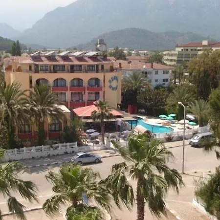 מלון Kemer Hotel קמר