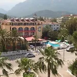 מלון Kemer Hotel קמר