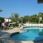 Kemer Hotel מלון קמר