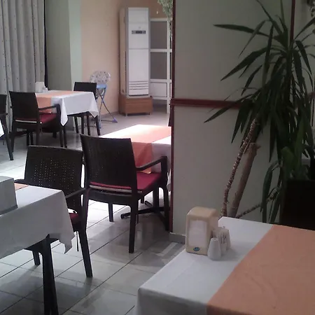 Kemer Hotel מלון