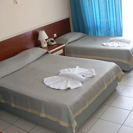 Kemer Hotel מלון